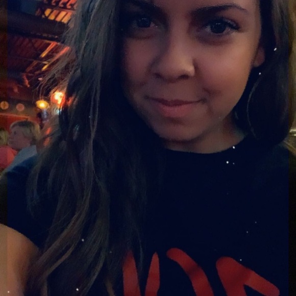 Meet your Posher, Christina - Picture 4 of 6